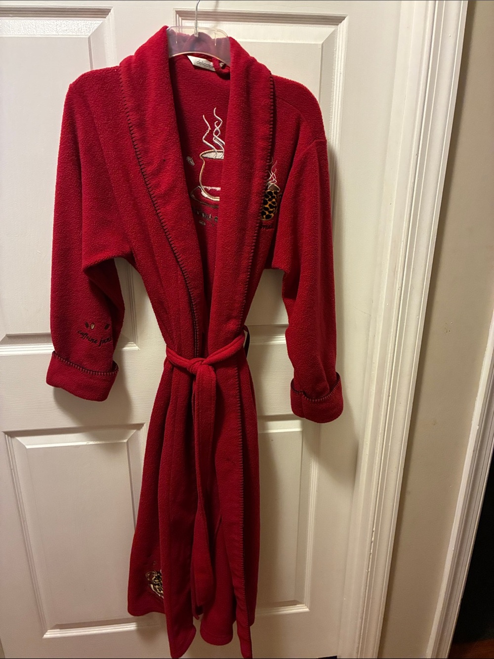 VTG Delicates Women’s Red Fleece Bathrobe w/matching Belt & coffee embroidery